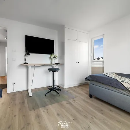 Pier 18 Apartment