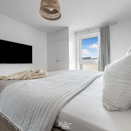 Apartment Pier 18 *
