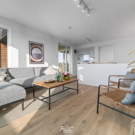Apartment Pier 18 *